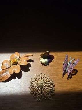 Sarah Coventry Floral & Butterfly Brooch Set in Gold, Brown, Purple, Yellow
